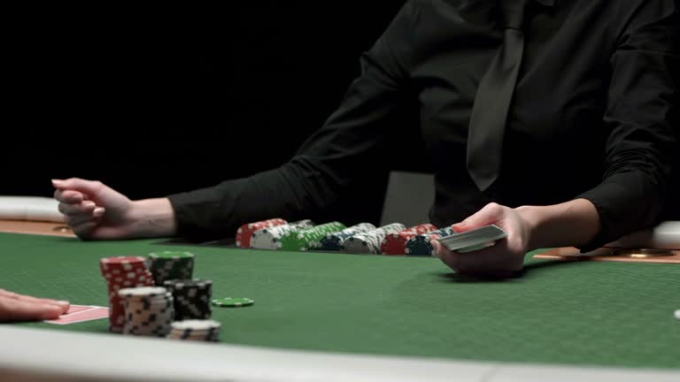 Are Real Money Casinos Better Than Free Play Sites?