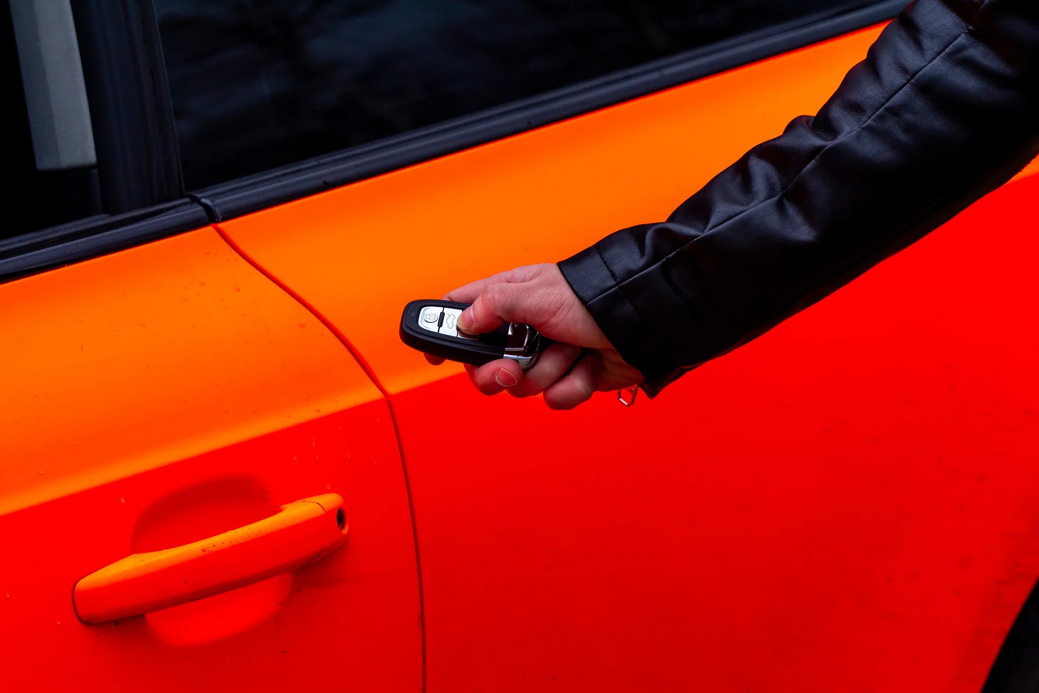 Quick and Practical Solutions for Drivers Seeking locked keys in car help